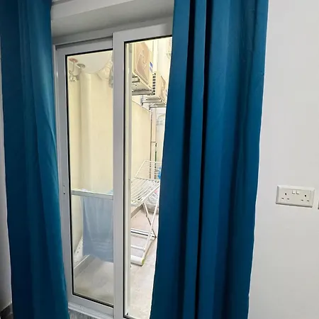 Private In Beautiful Aparment Homestay Birkirkara
